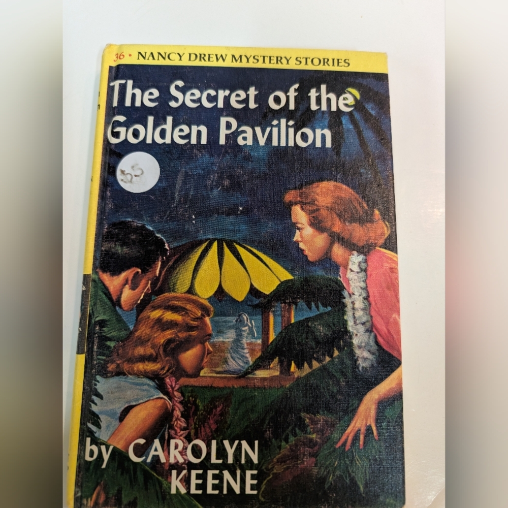 Nancy Drew: The Secret of the Golden Pavilion - Illustrated Cover (Yellow, Blue)